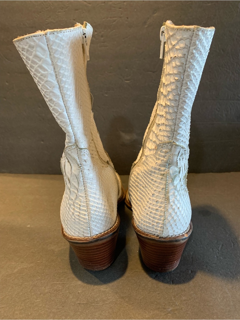 White Snakeskin Leather Textured Western Mid Calf Boots Pointy Toe- Women 8 - Picture 4 of 8